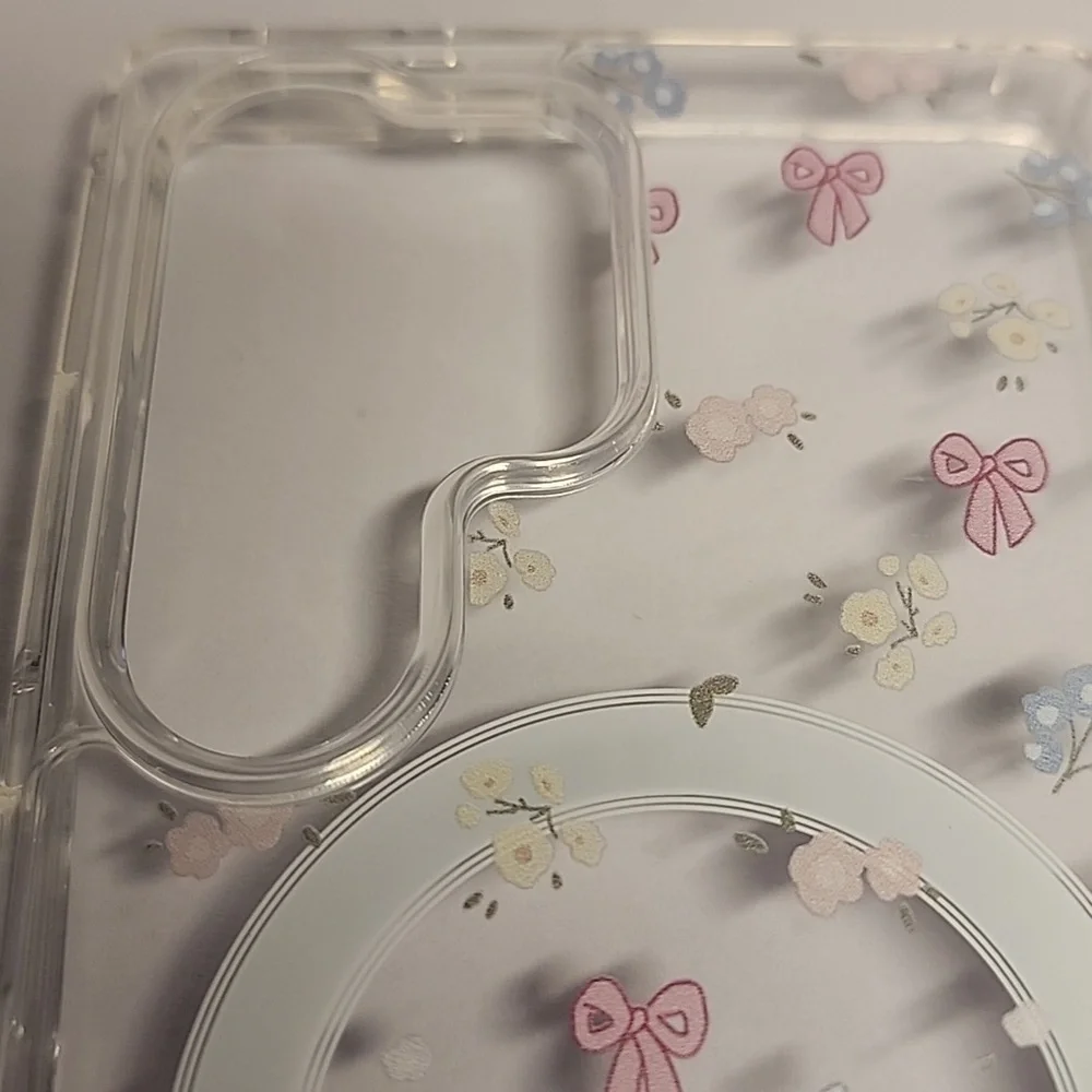 Brand new Samsung S25 Ultra Pink Bow/ Flower Silicone Phone case